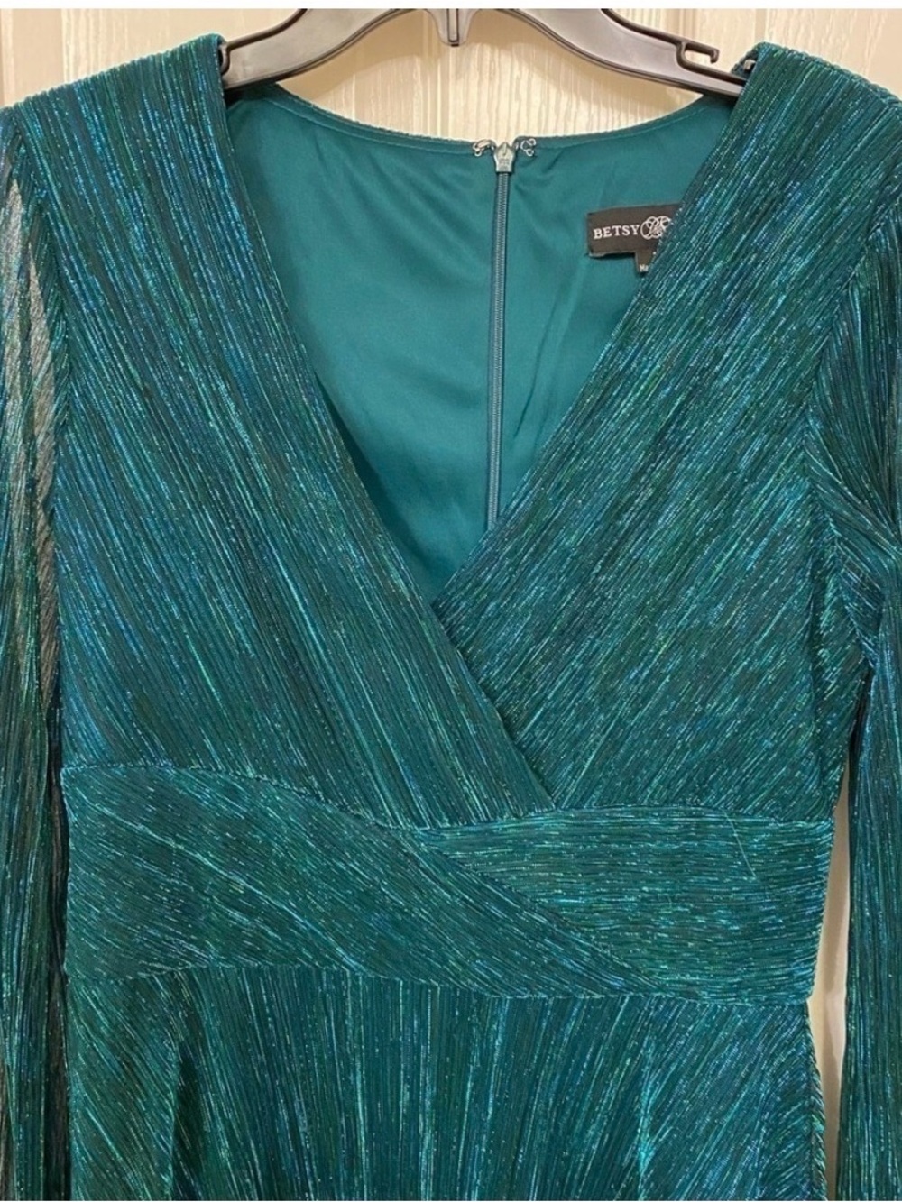 BETSY & ADAM Crinkle-Texture Sheer Long Sleeve Evening Gown in Jade Size 6. NWT. - Picture 9 of 12